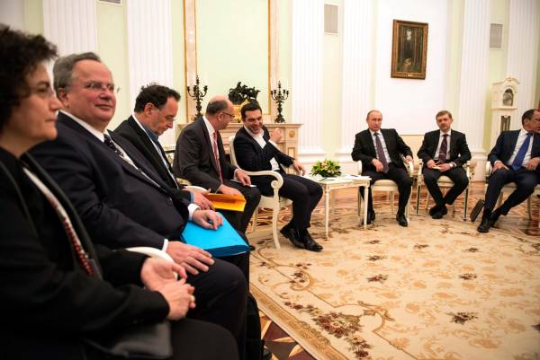 "Πολύ θετικές" χαρακτηρίζει το Κρεμλίνο τις χθεσινές συνομιλίες Τσίπρα-Πούτιν