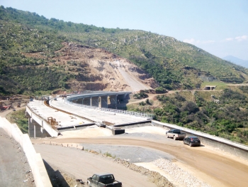 Τρέχουν για να παραδώσουν το Παραδείσια - Τσακώνα μαζί με το τμήμα του νέου δρόμου στη Μεσσηνία