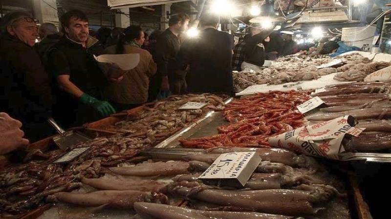 Κανονικά λειτουργούν λαϊκές αγορές, Βαρβάκειος και καταστήματα τροφίμων (βίντεο)