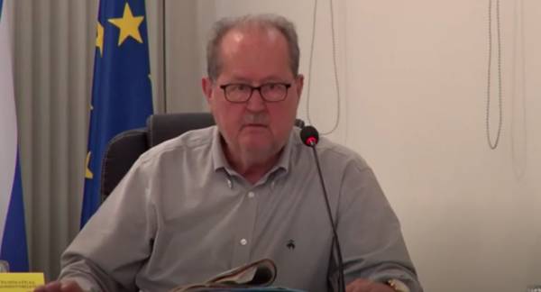 Νίκας κατά συμβούλων του για την απουσία από το Περιφερειακό Συμβούλιο