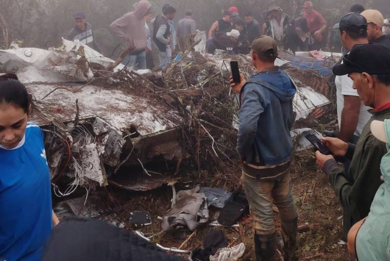 Αεροσκάφος συνετρίβη στην Κολομβία - Νεκροί και οι 15 επιβαίνοντες