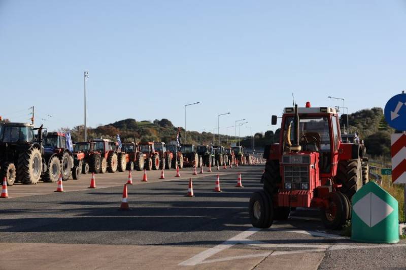 Αποφασισμένοι να κλιμακώσουν τις κινητοποιήσεις τους οι αγρότες – Την Κυριακή η κρίσιμη πανελλαδική σύσκεψη