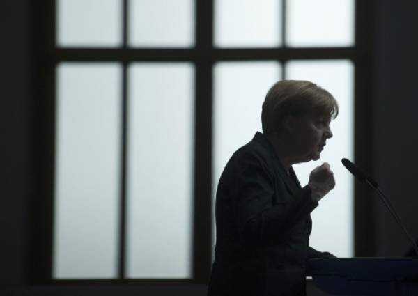 Ηχηρό "όχι" από Μέρκελ: Ξεχάστε τις γερμανικές αποζημιώσεις