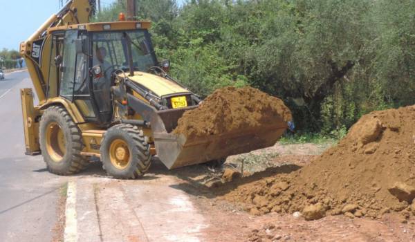 Πεζοδρόμια σε Ασπρόχωμα, Λακωνικής και κόμβος στο "Φωτεινή"