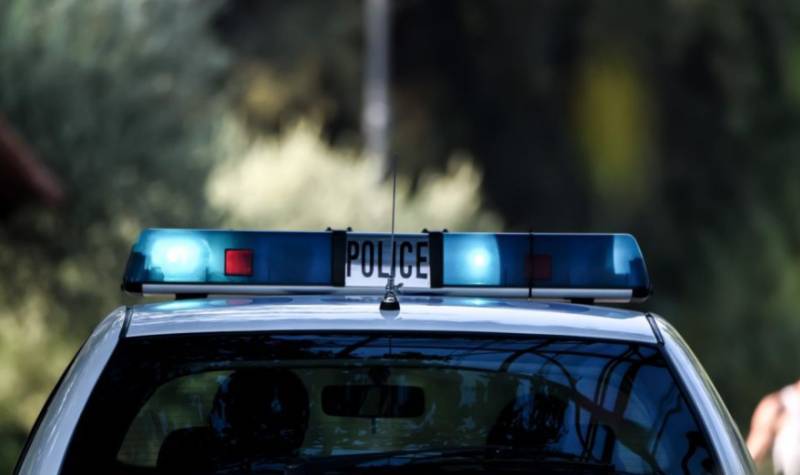 Θεσσαλονίκη: Δύο νεκροί ύστερα από πτώση αυτοκινήτου στη θαλάσσια - Μάνα και γιος δεμένοι με χειροπέδες στο τιμόνι τα θύματα του τροχαίου