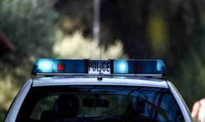 Θεσσαλονίκη: Δύο νεκροί ύστερα από πτώση αυτοκινήτου στη θαλάσσια - Μάνα και γιος δεμένοι με χειροπέδες στο τιμόνι τα θύματα του τροχαίου