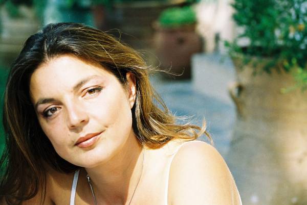 "Τα πάθη της αγάπης" της Πηγής Λυκούδη σε ποίηση Θανάση Σάλτα (φωτογραφίες)