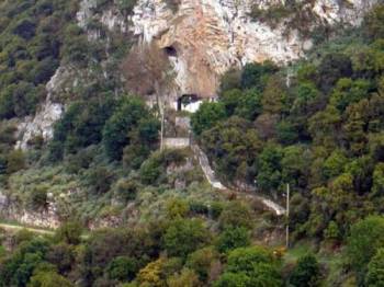 Εορτασμός των Αγίων Αναργύρων στο σπήλαιο Κουφιέρου