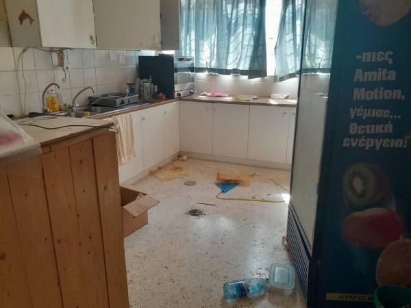 Βανδαλίστηκε και λεηλατήθηκε το κυλικείο στο 5ο Γυμνάσιο Καλαμάτας (φωτογραφίες)