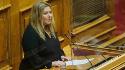 Συρεγγέλα: Υλοποιούμε πολιτικές για τη στήριξη των νέων και την αντιμετώπιση του δημογραφικού