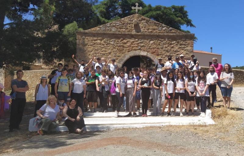Το 7ο Γυμνάσιο Καλαμάτας στη Μονή Βελανιδιάς