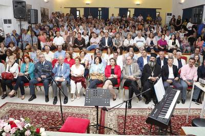 Πλήθος κόσμου στην παρουσίαση του φωτογραφικού λευκώματος για το Νησί (vid)