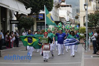 2ος Διεθνής Διαγωνισμός και Φεστιβάλ Χορωδιών: Μουσική πανδαισία στους δρόμους της Καλαμάτας (βίντεο-φωτογραφίες)