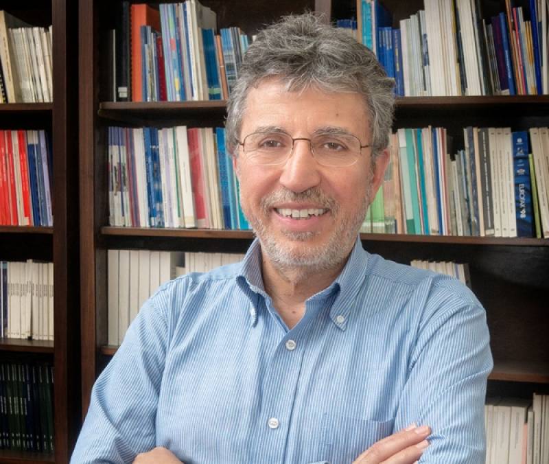 Ο υποψήφιος ευρωβουλευτής, καθηγητής Μιχ. Σπουρδαλάκης στην "Ε": «Το εγχείρημα του ΣΥΡΙΖΑ έχει ψυχή και δυναμική ακόμα»