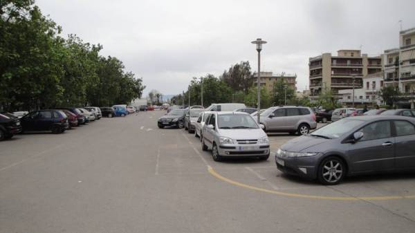 Προχωρά η διαδικασία για ιδιώτη στα πάρκινγκ του Νέδοντα