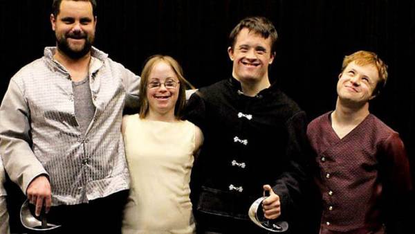 Growing Up Down's: Ενα ντοκιμαντέρ για μια ομάδα ηθοποιών με σύνδρομο down