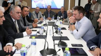 Κασσελάκης: Αντί να τιμωρούμε τίμιους επαγγελματίες, να αρχίσουμε από την κεφαλή του ψαριού