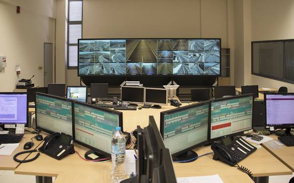 Κέντρο Διαχείρισης Κυκλοφορίας αυτοκινητοδρόμου: Βλέπουν και επεμβαίνουν για να προλαβαίνουν τα χειρότερα (βίντεο-φωτογραφιες)