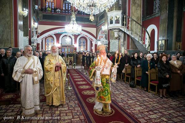 Μεγαλοπρεπής εορτασμός των Χριστουγέννων στον Αγιο Βασίλειο Τρίπολης (φωτογαφίες)