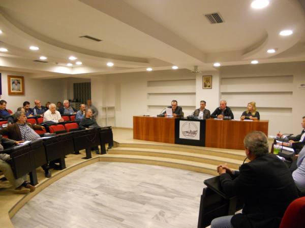 Επιδιορθώσεις αγροτικών δρόμων στο Δήμο Μεσσήνης