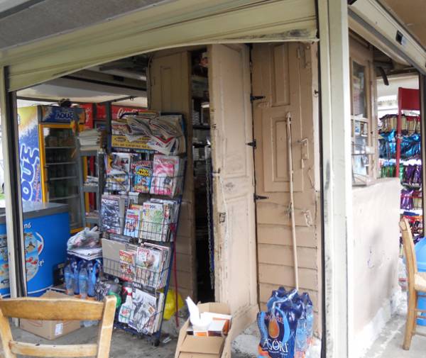 Εκλεψαν τσιγάρα αξίας 4.500 ευρώ από περίπτερο στην Καλαμάτα