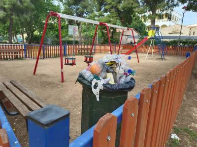 Να μαζεύονται πιο συχνά τα σκουπίδια