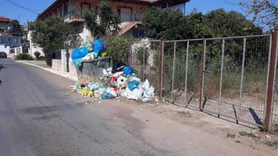 Σκουπίδια στους Γαργαλιάνους