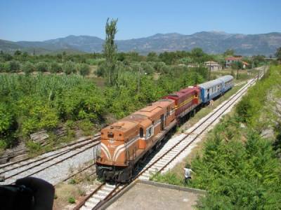 Σιδηροδρομική γραμμή με σύμβαση παραχώρησης