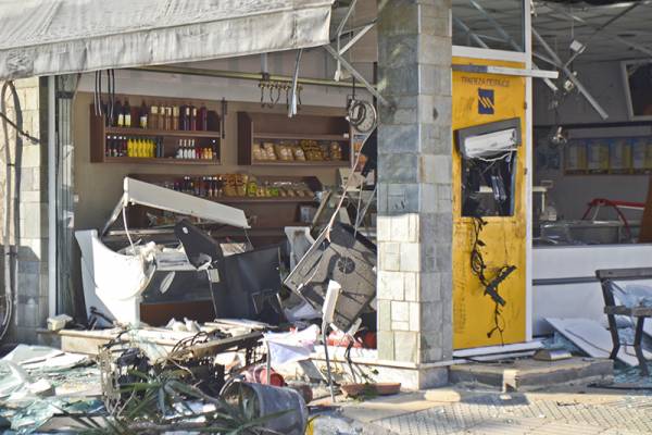 Πήραν 40.000 ευρώ από την ανατίναξη ΑΤΜ στο Κοπανάκι - Ίδιο σενάριο με την Αρχαία Κόρινθο (βίντεο)