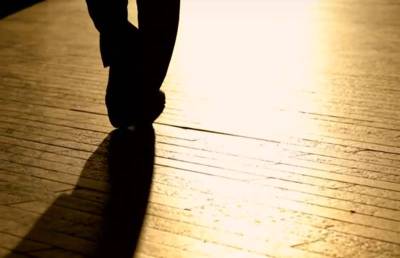 Κατηγορείται ότι βίαζε την ανήλικη βαφτισιμιά του, προσφέροντάς της να καταναλώσει αλκοόλ και κάνναβη