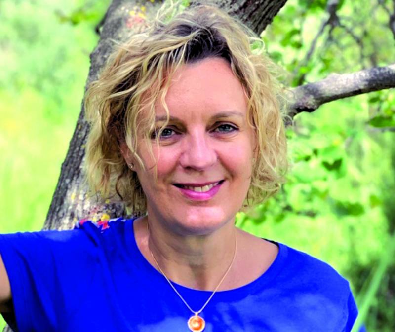 Η Μεσσήνια μικροβιολόγος από την Αγγλία στην “Ε”: “”Μένοντας σπίτι επιβραδύνουμε το μέγεθος της επιδημίας”