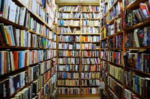 Οι βιβλιοπώλες δηλώνουν στην «Ε»: Ιδανικό δώρο το βιβλίο για μικρούς και μεγάλους