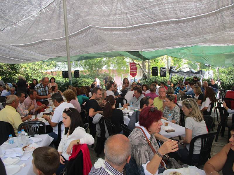 Σύλλογος Κρητών Μεσσηνίας: Τσικουδιά και γαμοπίλαφο στο Πάρκο Σιδηροδρόμων