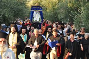 Η Καλαμάτα υποδέχθηκε την εικόνα της Παναγίας από τη Δήμιοβα (βίντεο και φωτογραφίες)