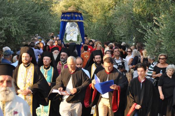 Η Καλαμάτα υποδέχθηκε την εικόνα της Παναγίας από τη Δήμιοβα (βίντεο και φωτογραφίες)
