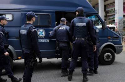 Ηράκλειο: Μετέτρεψαν φορτηγό σε... καζίνο - Συνελήφθησαν πέντε άτομα που έπαιζαν ζάρια