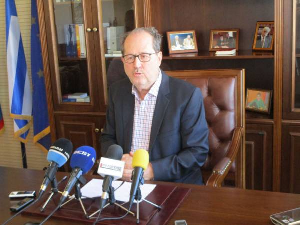 Μισόλογα και υπονοούμενα Νίκα για την αποτυχία της υποψηφιότητας για την Πολιτιστική