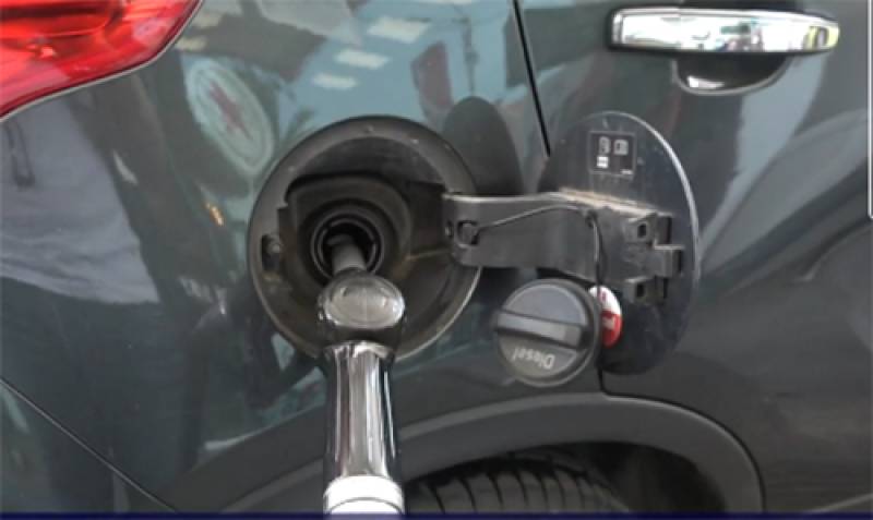 Συνεχής άνοδος των καυσίμων - Αφήνουν τα Ι.Χ. μεγάλου κυβισμού στο γκαράζ (βίντεο)