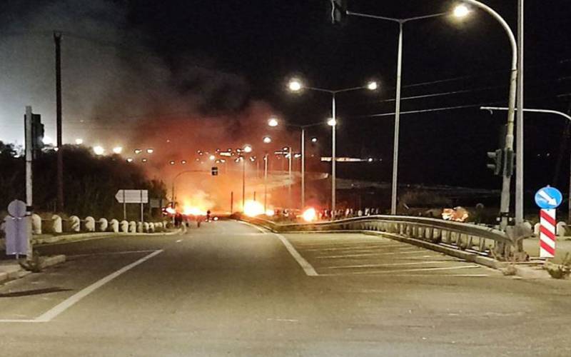 Ρομά: Φωτιά σε καταυλισμό στον Ασπρόπυργο – Επεισόδια σε Ρόδο και Χαλκίδα (βίντεο)