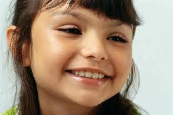 Παζάρι από το "Χαμόγελο του παιδιού" στο λιμάνι