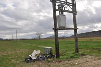 Υπέστησαν ηλεκτροπληξία από καλώδιο της ΔΕΗ σε αγρόκτημα των Φιλιατρών