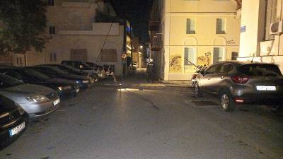 Κολόνα φωτισμού κατέρρευσε στο κέντρο της Καλαμάτας