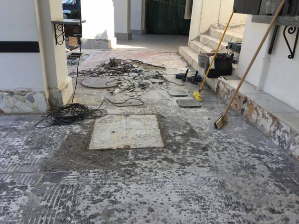 Με δικά τους χρήματα