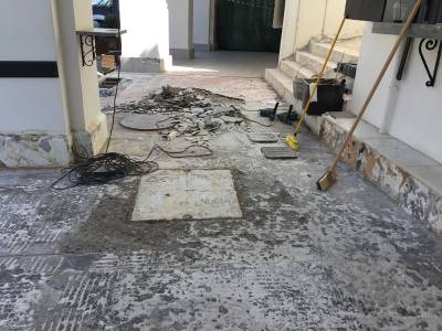 Με δικά τους χρήματα