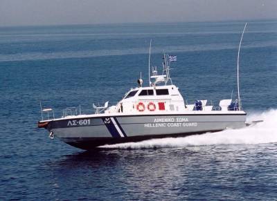 64 οι μετανάστες που εντοπίστηκαν σε ιστιοφόρο και φορτηγό όχημα στην Κυπαρισσία