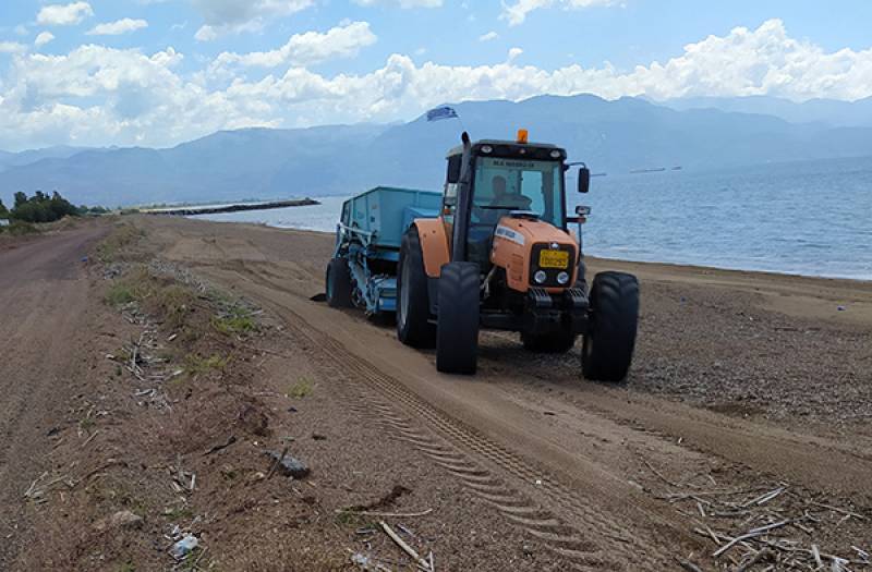 Σε εξέλιξη καθαρισμοί δρόμων και παραλιών στη Μεσσηνία