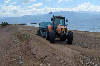 Σε εξέλιξη καθαρισμοί δρόμων και παραλιών στη Μεσσηνία