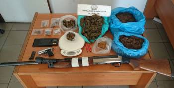 Δύο συλλήψεις για ναρκωτικά και λαθραίο καπνό στο Βασιλικό Μεσσηνίας