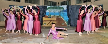 Εντυπωσιακή παράσταση της Σχολής Τέχνης Γαργαλιάνων