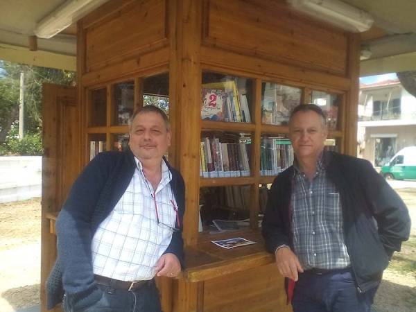 Περίπτερο στα Φιλιατρά μετατράπηκε σε δανειστική βιβλιοθήκη